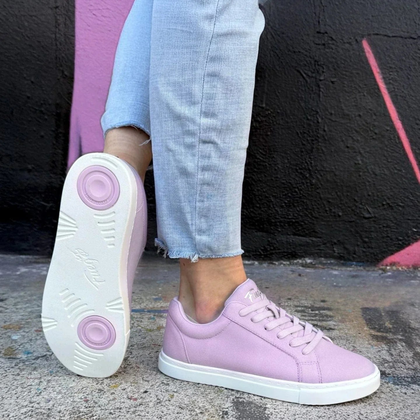 Fuego dance sneakers